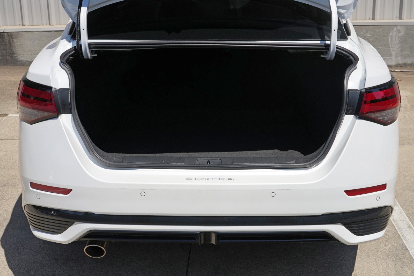 Used 2024 Nissan Sentra SR FWD image 9