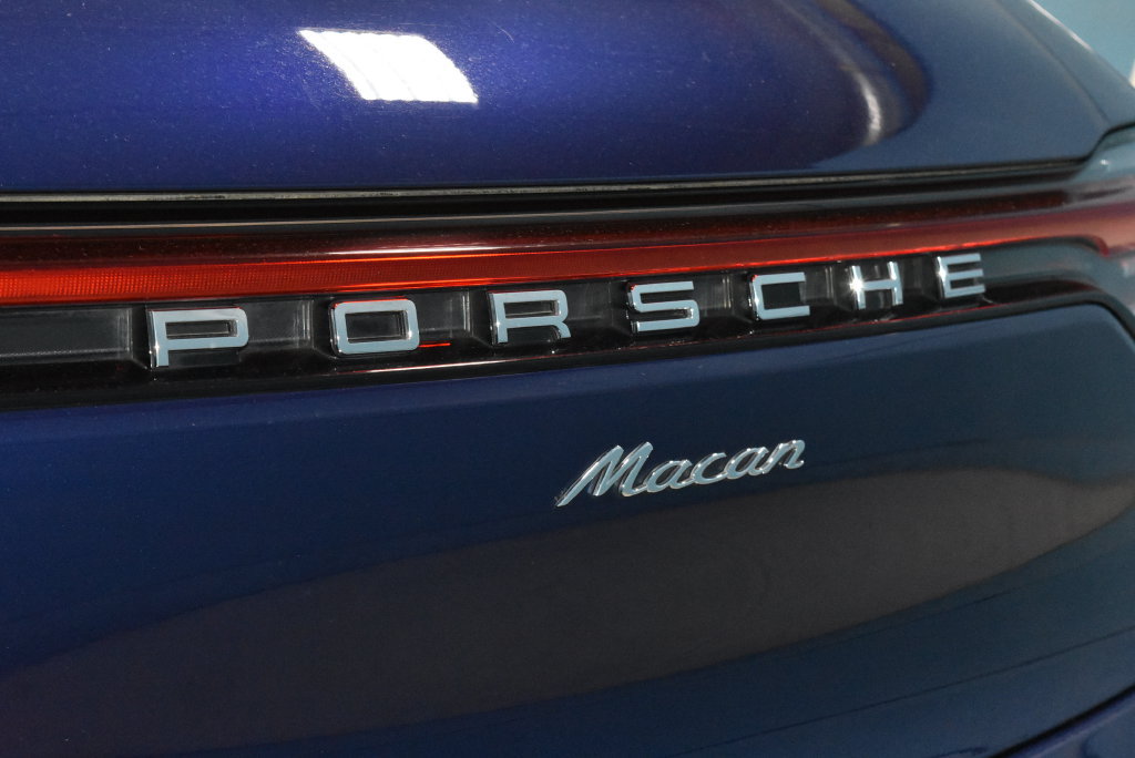 Used 2022 Porsche Macan AWD/4WD image 33