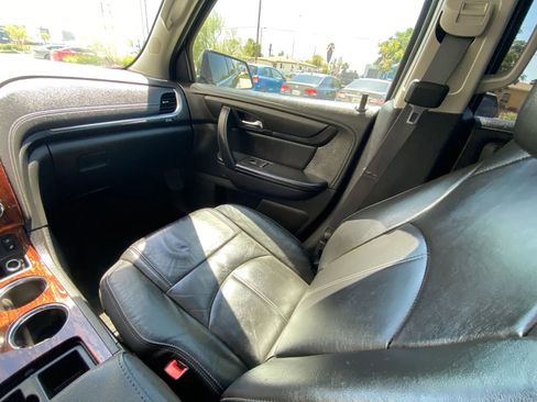 Used 2014 Chevrolet Traverse LT w/ LPO, 'HIT The Road' Package FWD image 39