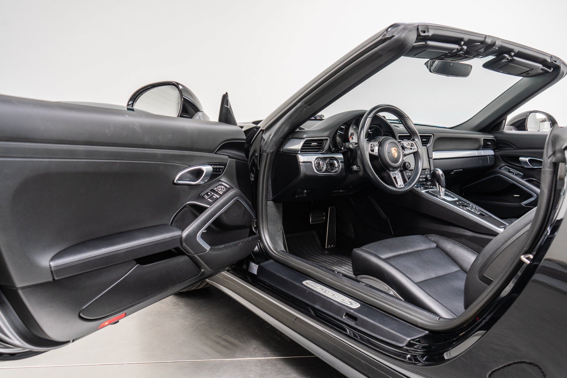 Used 2018 Porsche 911 Carrera 4S AWD/4WD image 27