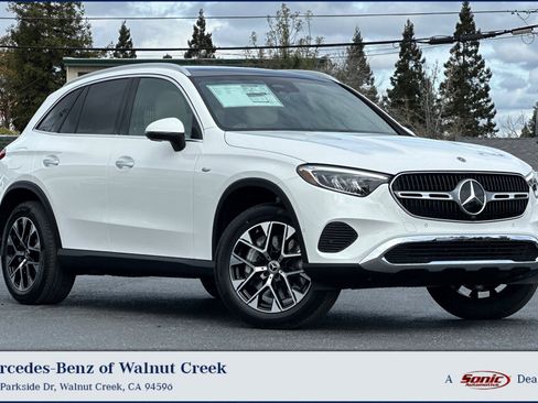 New 2025 Mercedes-Benz GLC 350e 4MATIC image 1