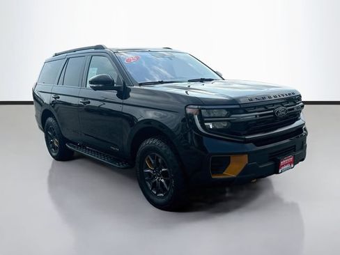 Used 2025 Ford Expedition Tremor AWD/4WD image 3