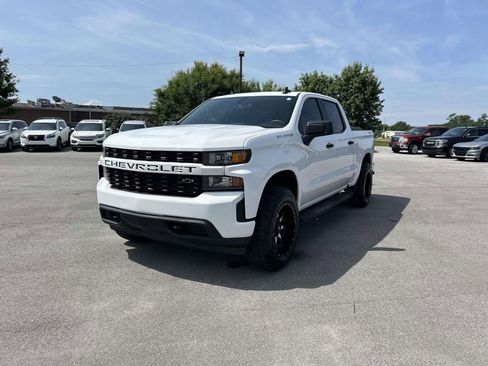 Used 2019 Chevrolet Silverado 1500 Custom w/ Custom Value Package AWD/4WD image 7
