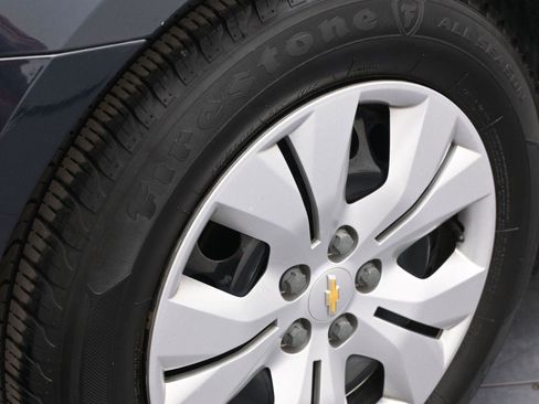 Used 2014 Chevrolet Cruze LS image 11