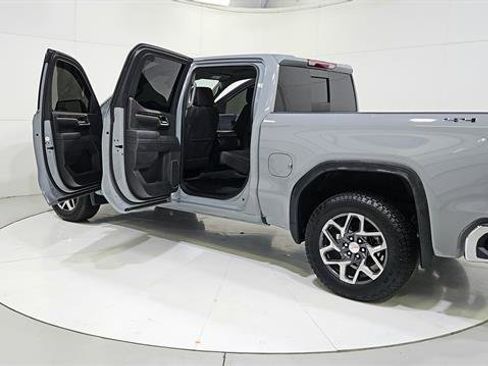 Used 2025 GMC Sierra 1500 SLE w/ Preferred Package AWD/4WD image 31