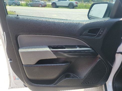 Used 2022 Chevrolet Colorado W/T w/ WT Convenience Package RWD image 9