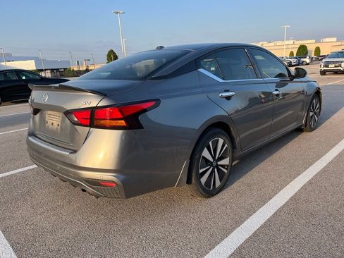Used 2020 Nissan Altima 2.5 SV FWD image 3