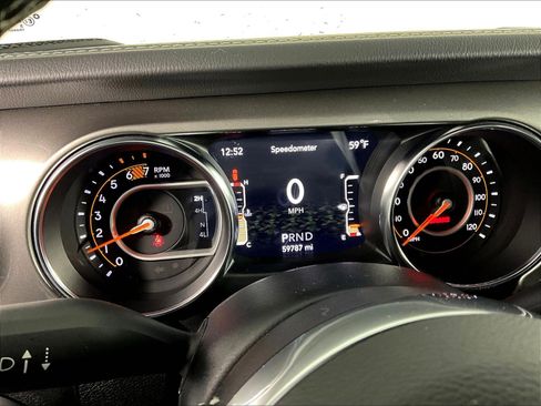 Used 2020 Jeep Wrangler Unlimited Sahara w/ Cold Weather Group AWD/4WD image 12