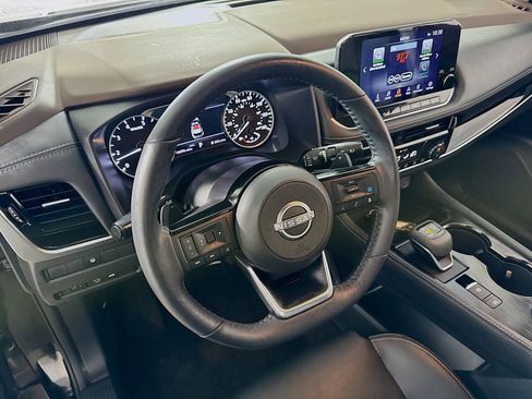 Used 2023 Nissan Rogue SL w/ SL Premium Package image 23