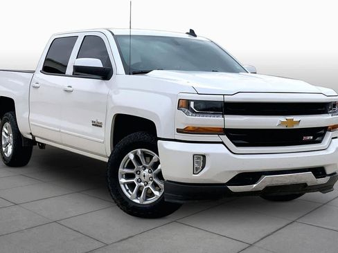 Used 2018 Chevrolet Silverado 1500 LT w/ Texas Edition image 3