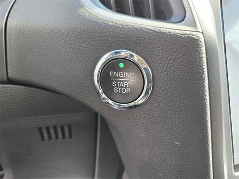 Certified 2024 Ford Edge SE image 17