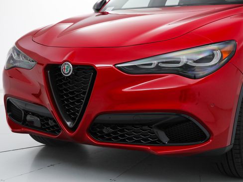 Used 2026 Alfa Romeo Stelvio Sprint w/ Convenience Package AWD/4WD image 9