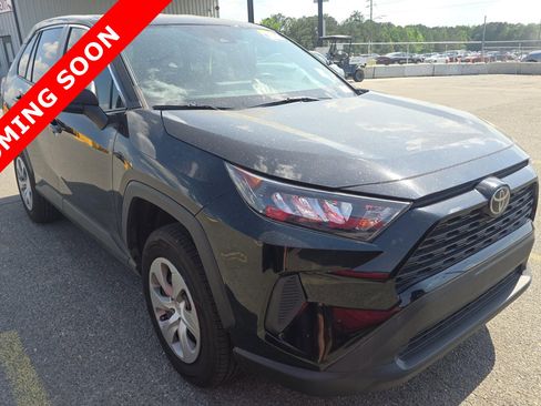 Used 2022 Toyota RAV4 LE FWD image 3
