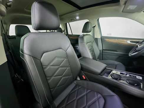 New 2026 Volkswagen Atlas SE image 28