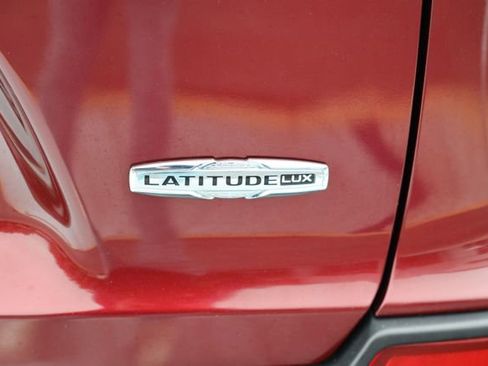 Used 2021 Jeep Cherokee Latitude Lux w/ Comfort/Convenience Group AWD/4WD image 51