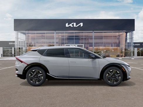 New 2025 Kia EV6 Wind RWD image 7