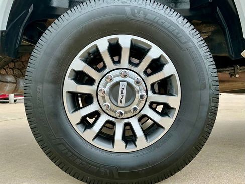 Used 2022 Ford F250 Lariat w/ Lariat Value Package image 22