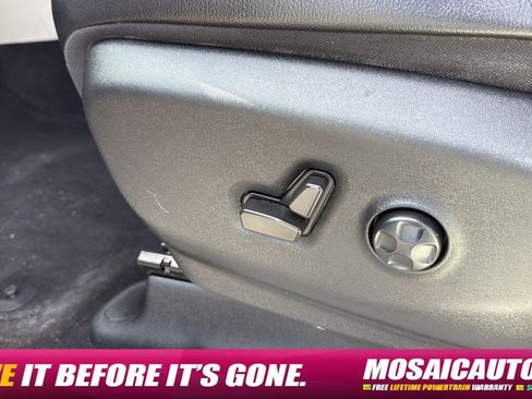 Used 2022 Chrysler Pacifica Touring-L AWD/4WD image 27