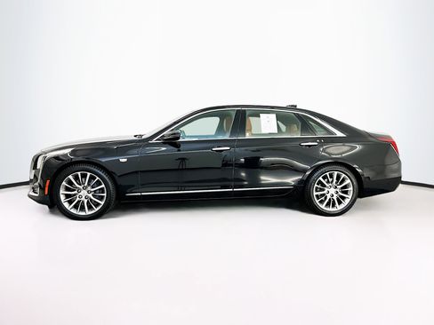 Used 2018 Cadillac CT6 Luxury image 4