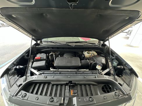 Used 2019 Chevrolet Silverado 1500 LTZ w/ LTZ Convenience Package AWD/4WD image 29