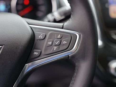 Used 2018 Chevrolet Malibu LT w/ Leather Package FWD image 19