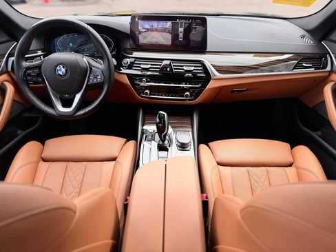 Used 2023 BMW 530i xDrive w/ Premium Package image 20