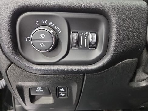 Used 2021 RAM 1500 Laramie image 28