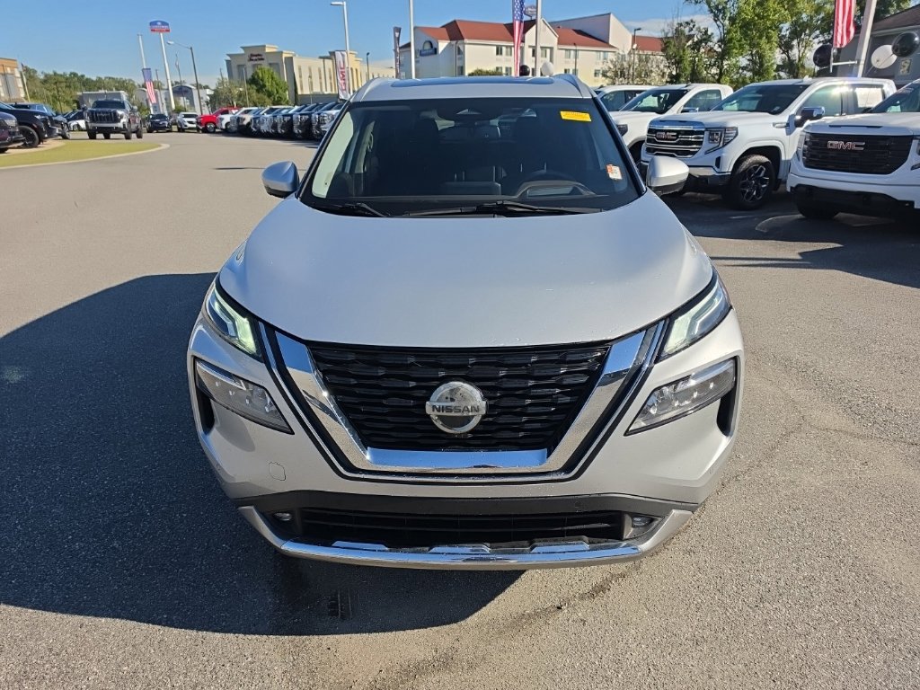 Used 2021 Nissan Rogue Platinum FWD image 2