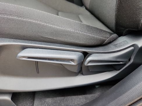 Used 2025 Honda CR-V LX image 15