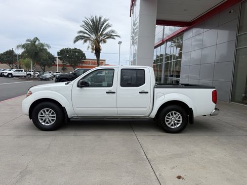 Used 2017 Nissan Frontier SV w/ SV Value Truck Package image 2