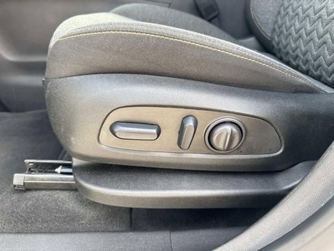 Used 2024 Chevrolet Equinox LT image 10