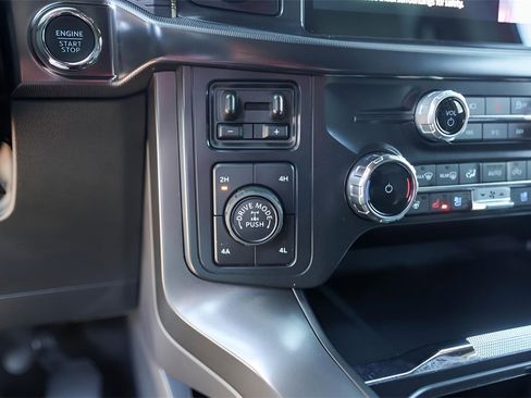 Used 2025 Ford F150 Lariat w/ Equipment Group 502A High image 22