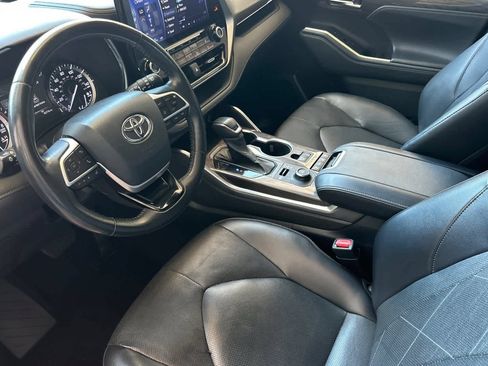 Used 2022 Toyota Highlander Platinum AWD/4WD image 11