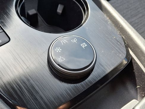 Certified 2023 Nissan Rogue SV image 17