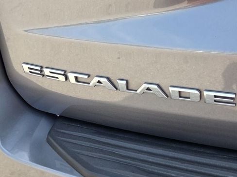 Used 2021 Cadillac Escalade Premium Luxury w/ Driver Assist Tech Package AWD/4WD image 43