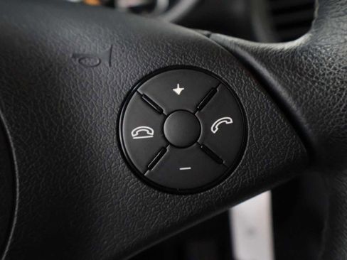 Used 2009 Mercedes-Benz SLK 300 image 22