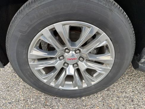 Used 2022 GMC Yukon XL Denali AWD/4WD image 10