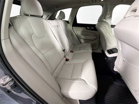 Used 2023 Volvo XC60 B5 Ultimate w/ Protection Package image 25