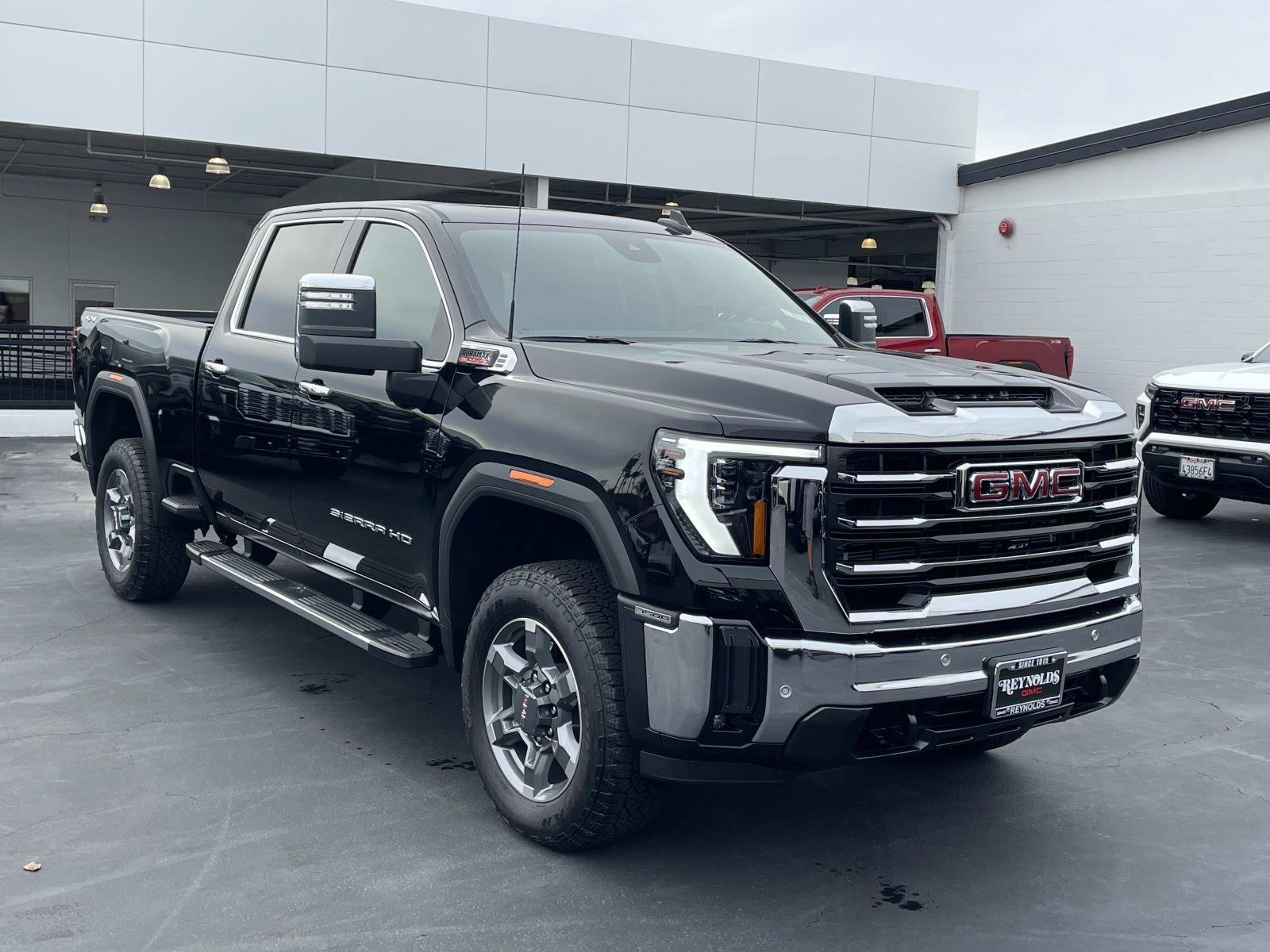 New 2026 GMC Sierra 3500 SLT w/ SLT Premium Package AWD/4WD image 3