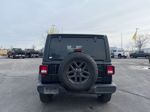 Used 2024 Jeep Wrangler Sport S image 4