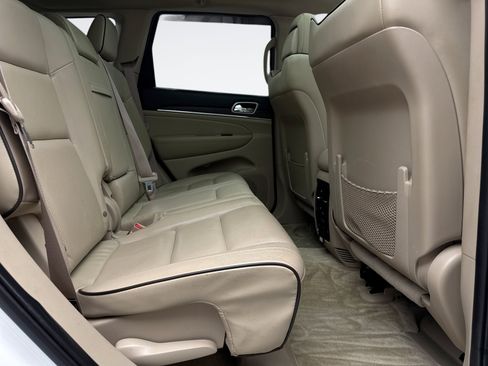 Used 2017 Jeep Grand Cherokee Overland image 19