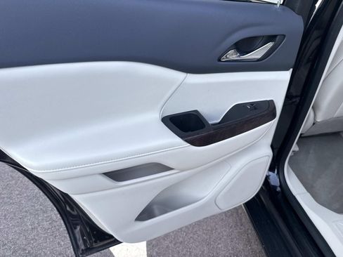 Used 2021 GMC Acadia Denali w/ Denali Ultimate Package image 19