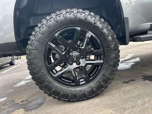 Used 2024 Chevrolet Silverado 1500 LT Trail Boss w/ Convenience Package II AWD/4WD image 18