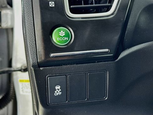 Used 2015 Honda Civic SE image 11