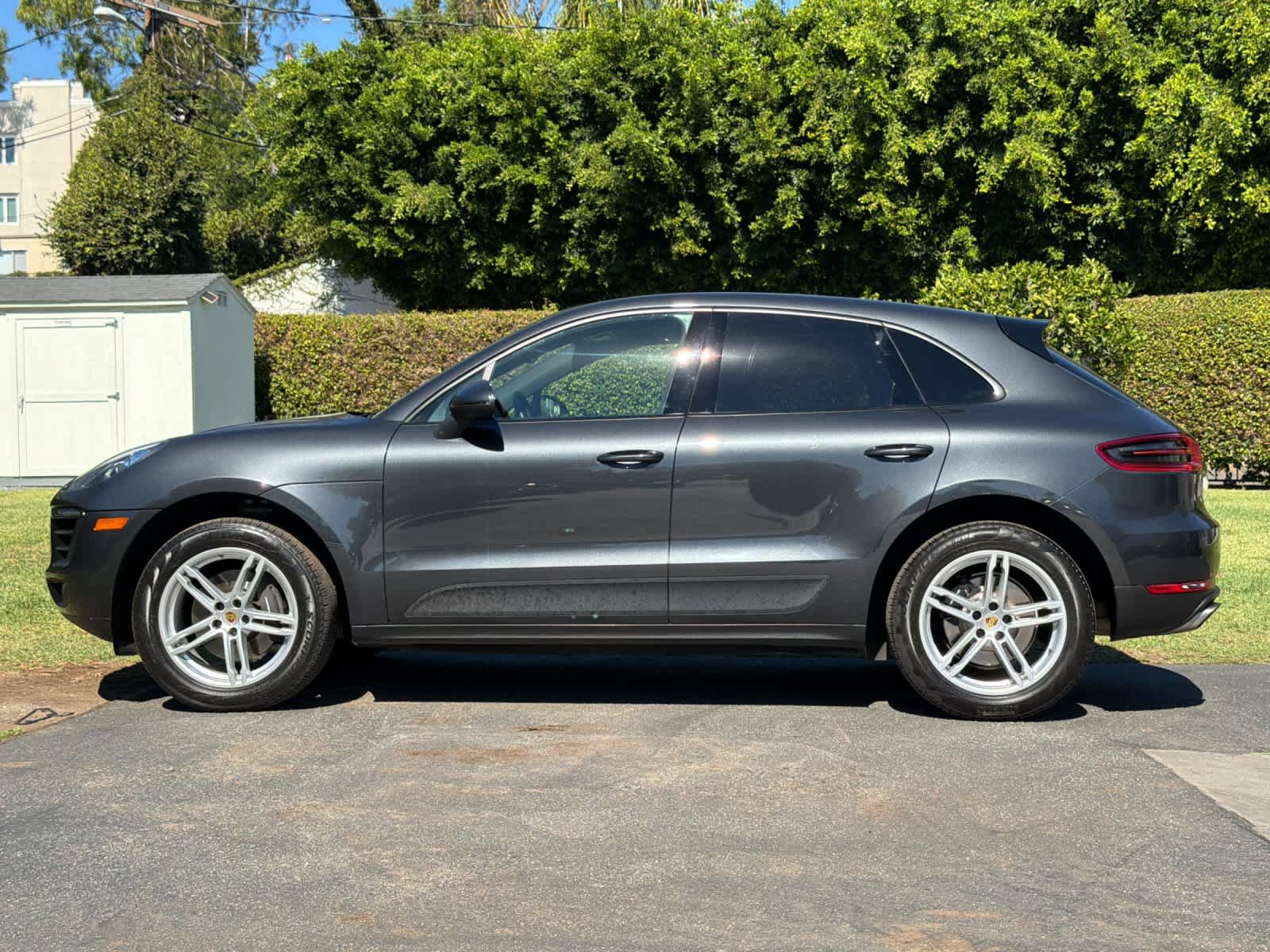 Used 2018 Porsche Macan AWD/4WD image 2