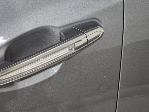 Used 2023 Cadillac XT5 Premium Luxury image 17