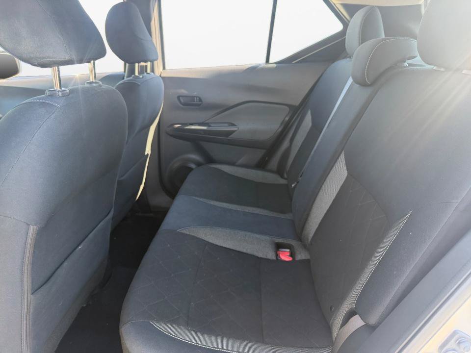 Used 2018 Nissan Kicks S FWD image 16