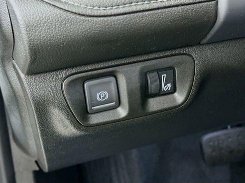 Used 2023 GMC Acadia SLE w/ Driver Convenience Package image 15