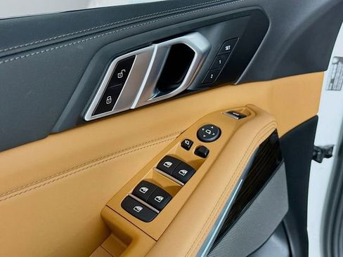 Used 2024 BMW X5 xDrive40i w/ M Sport Package image 18