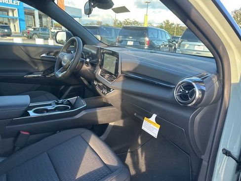 New 2026 Chevrolet Equinox LT image 33